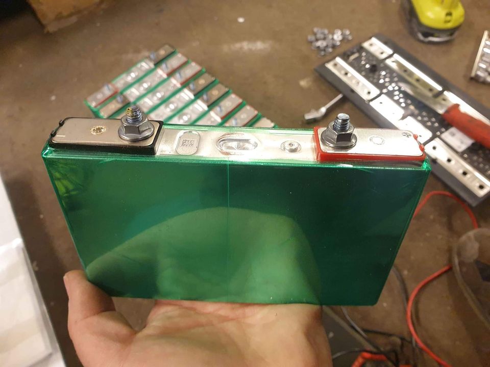 Lithium Li-NMC (12 x 4.1v (Max) x 25Ah)